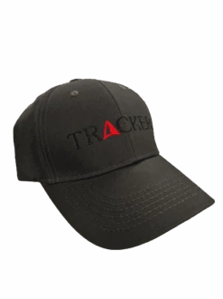 Tracker Lippalakki Logolla Musta